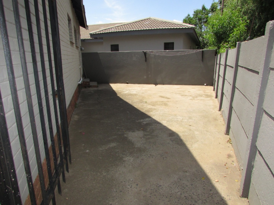 To Let 1 Bedroom Property for Rent in Heuwelsig Free State